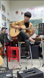 東東 Music - 社團表演照 東東 Music - 社團表演照