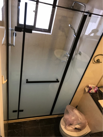 林鼎傑 -  淋浴拉門（推門）+漸層膜！