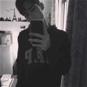 劉冠呈 - 聯絡資訊：Line calvinliu1107