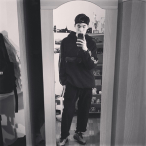 劉冠呈 - 聯絡資訊：Line calvinliu1107