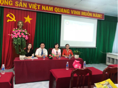 阮氏茹瓊 - 到各高中學校進行招生宣傳