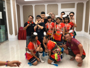 嘉浥音樂藝術娛樂整合服務團隊 - 台灣火神重機大會師 高高屏區主辦聯歡晚會 
活動樂團、燈光音響舞台、場地佈置規劃、活動表演團體規劃 嘉浥音樂藝術娛樂整合服務團隊 - 台灣火神重機大會師 高高屏區主辦聯歡晚會 
活動樂團、燈光音響舞台、場地佈置規劃、活動表演團體規劃