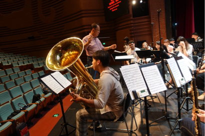 蔡効儒 - 與幼獅管樂團在北京演出低音號協奏曲