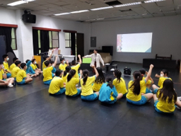 游沛涵 - 薇閣國中教學現場