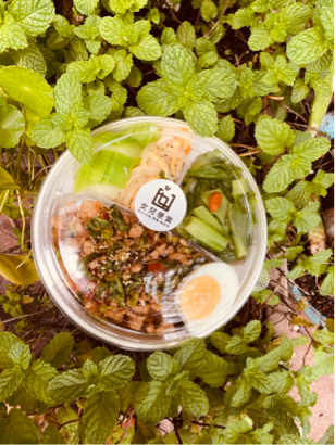 女兒便當 - 拿手打拋豬便當 女兒便當 - 拿手打拋豬便當