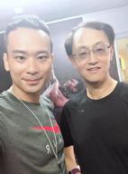 徐裕勝Luke - 52歲皮膚科醫生
從常常受傷，到現在跟著Luke上1對1私人教練課程已經8年多，體態和身體狀況維持非常好。
現在身體也強壯很多?
