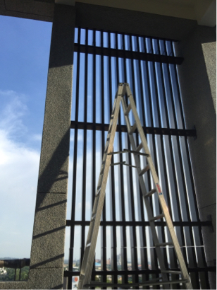 極鋒鋼鋁有限公司 - 