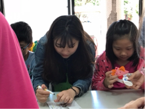 俞欣彤 - 之前到國小帶營隊的照片～