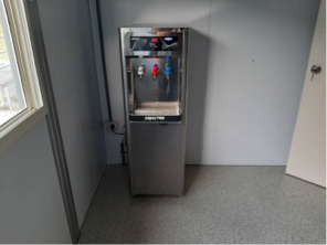 宏盈飲水設備 - 直立飲水機