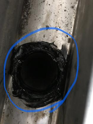 探吉水電 - 打上硬化膠 解決漏水問題