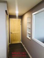 專業油漆工程行 - 走道分色：淺咖啡色