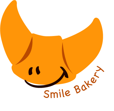 Treena - 麵包店logo設計，此家麵包店叫做微笑麵包店，業主的主打商品為可頌，所以設計概念就以可頌的彎曲形狀設計出微笑的型態，在用簡單黑線勾勒出眼睛嘴巴，讓整logo更加有靈性