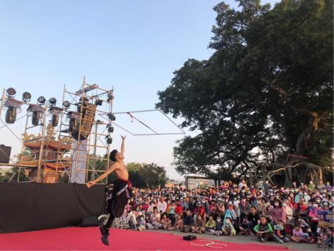 東方特技師-段煉 - 2020台南西港文化祭 東方視覺雜耍、水晶球、鐵架特技閉幕演出