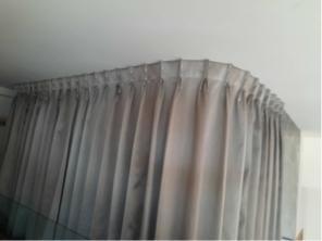 榮華窗簾 - 固定灣軌道窗簾