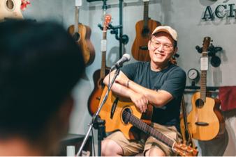 李軍吉他教師室 - 