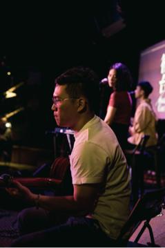 李軍吉他教師室 - 