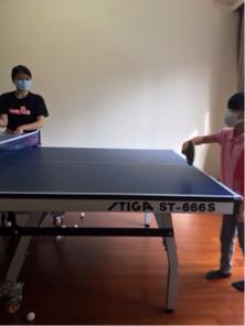 吳萍堉 - 帶三年級妹妹打桌球