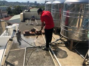 嘉禾工程行 - 防水施工前清洗地面牆壁裂縫補強