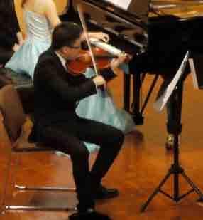 楊立翔 小提琴專業教學 - 幾年前表演的截圖（畫質請多包含