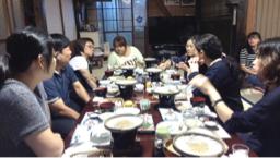 楊仟慧（丸子留學工作室） - 帶成人學生到日本金澤去見學，寄住於合掌屋內的晚餐畫面。