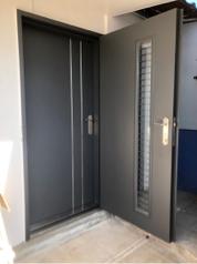 鋐鍏鋼鋁有限公司 - 玄關大門