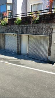 正發行 -  鐵捲門