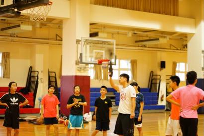 NTUS體育運動培訓學院 - 分析講解投籃技巧