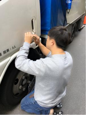 易開鎖業 - 貨車門鎖鎖心開啟