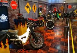 陳胤樺 - 2020潮流收藏展 展區實拍(策展人) 陳胤樺 - 2020潮流收藏展 展區實拍(策展人)