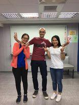 外籍英文家教 - 巨匠美語教學(淡水分校)-與學生合照