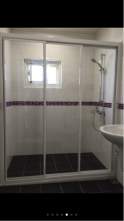 宇達玻璃企業有限公司 - 一字三拉5m清強玻拉門(左右門可移動) 宇達玻璃企業有限公司 - 一字三拉5m清強玻拉門(左右門可移動)