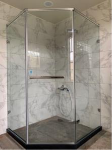 宇達玻璃企業有限公司 - 五角型三片8m清強玻無框拉門 宇達玻璃企業有限公司 - 五角型三片8m清強玻無框拉門