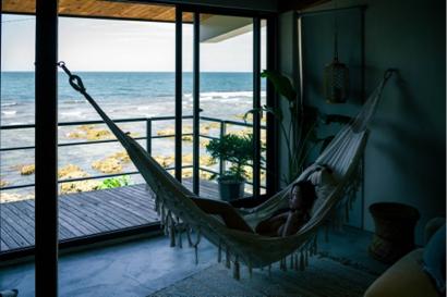 Sheng Wang - 聽著海聲迷路民宿業配