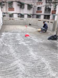 玖佰益時尚油漆外牆防水PU工程 - PU施作工程,前段清楚乾淨研磨水泥表面,半成品草綠色P,U不便宜 玖佰益時尚油漆外牆防水PU工程 - PU施作工程,前段清楚乾淨研磨水泥表面,半成品草綠色P,U不便宜