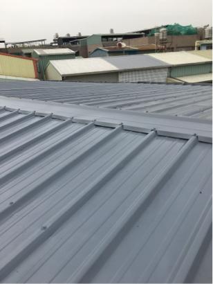 玖佰益時尚油漆外牆防水PU工程 - 鐵皮屋頂,噴漆完成品,銀灰色 玖佰益時尚油漆外牆防水PU工程 - 鐵皮屋頂,噴漆完成品,銀灰色