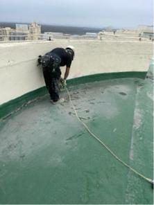 洪呈昇 - 屋頂防水工程施工中