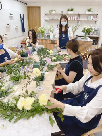 馨嶼花藝 Thing Flowers - 1-6人小班課程 馨嶼花藝 Thing Flowers - 1-6人小班課程