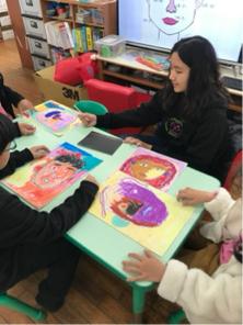 慢慢游需求教室 - 帶著孩子用多種媒材畫自畫像