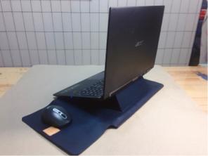 早皮革 - 筆電外出包 兼筆電架