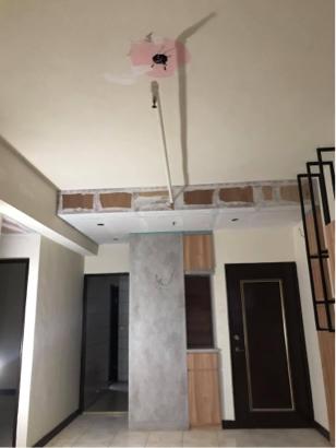 Jun油漆個人工作室 - 施工前
全室一般水泥漆～
天花板封板部分批土研磨，
全部天花板及牆面噴九大I白，
幾面牆搭配碧綠色：）
完美搭配。
#歡迎詢問關於油漆各種疑問
#工作地點：桃園藝文特區