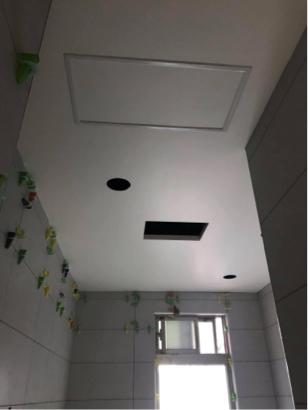 Jun油漆個人工作室 - 施工後
整個客廳貼滿壁紙，就連天花板也是...
光是除壁紙兩個人，刮滿六天，等於一個人三天，
超級難搞不誇張，手刮三天已經快殘廢了。
整間最難搞就是處理刮壁紙，再來其他就簡單修補刷新。
#免費現場估價
#歡迎詢問油漆任何問題
#工作地點：桃園莊二街