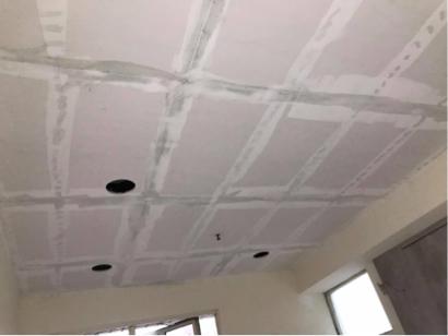 Jun油漆個人工作室 - 施工前
全室一般水泥漆～
天花板封板部分批土研磨，
全部天花板及牆面噴九大I白，
幾面牆搭配碧綠色：）
完美搭配。
#歡迎詢問關於油漆各種疑問
#工作地點：桃園藝文特區