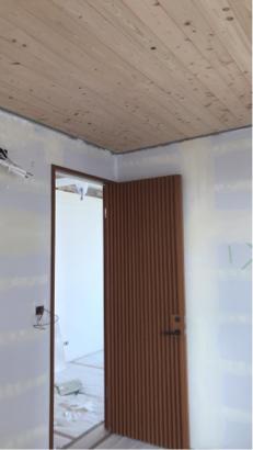 Jun油漆個人工作室 - 施工前
這場很多眉眉角角其實不怎麼好做，
尤其是木作釘的造型，
還蠻考驗技術的～
整間全室一般水泥漆，
局部牆面裂痕釘洞補土。
#歡迎詢問關於油漆各種疑問
#工作地點：桃園慈文路