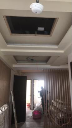 Jun油漆個人工作室 - 施工前
這場很多眉眉角角其實不怎麼好做，
尤其是木作釘的造型，
還蠻考驗技術的～
整間全室一般水泥漆，
局部牆面裂痕釘洞補土。
#歡迎詢問關於油漆各種疑問
#工作地點：桃園慈文路