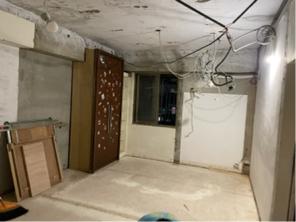 Jun油漆個人工作室 - 施工前
三間房間全室批土乳膠漆，
床頭木皮染色及房間門框門片染色～
兩座舊式櫃體未拆除，
實體還不錯，於是屋主選擇改色，
兩座櫃子噴起來跟烤漆沒兩樣，
只差沒有批土，不過質感真的很棒。