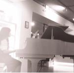 城堡音樂俱樂部-緹娜 - 鋼琴駐彈