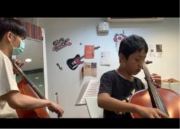 許晁維 -大提琴老師 - 與學生演奏大提琴二重奏