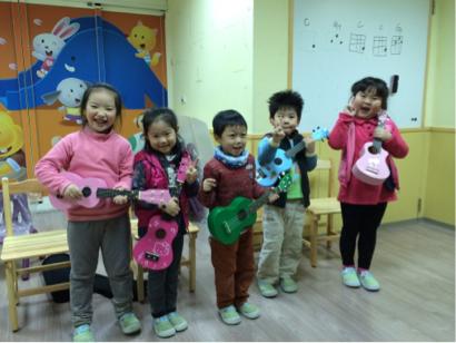 薇薇老師 - 烏克麗麗團體班