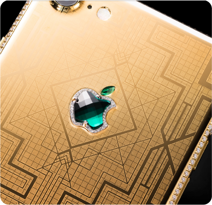 思微設計整合有限公司 - 【 iPhone7 奢華改機設計 】
[ 藝術無價 ] , 想要打造高價值之產品 , 與藝術聯結是非常好的一種方式 . 本設計使用 1920 年代風靡全球的藝術風格 : [ Art Deco ] 來做設計 . 結合立體 Apple 祖母綠 , 打造出這款連杜拜皇室也愛不釋手的 iPhone .