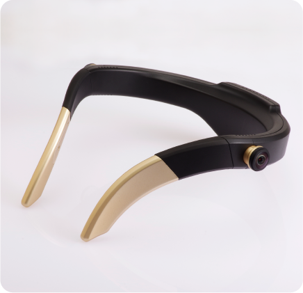 思微設計整合有限公司 - 【 360攝影機產品設計 】
整個產品開發過程分為前期的 : < 使用情境 > < TA設定> <研發設計> <設計發想> <產品命名> . 與後期的 : <外觀設計> <產品識別> <設計前後比較> <佩戴方式> .
有前期的研究與思考 , 才能有脈絡的落實到設計中 . 一個成熟的產品設計公司不會僅僅只做外觀的設計 , 而是因應每個產品的特性 , 去做適當的規劃後 , 才會進行設計.